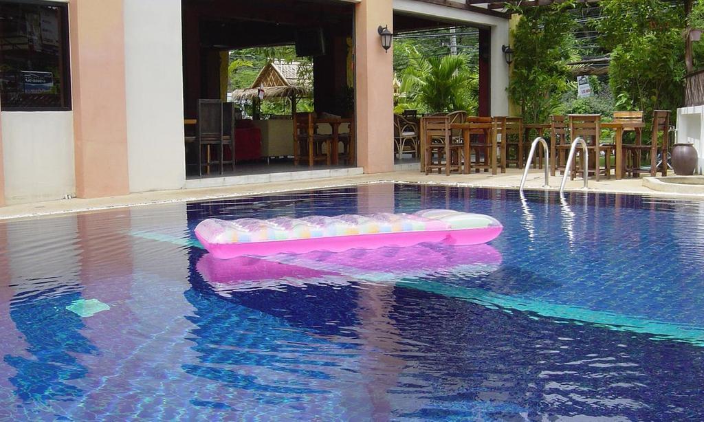 Karon Beach Pool Hotel Phuket Dış mekan fotoğraf